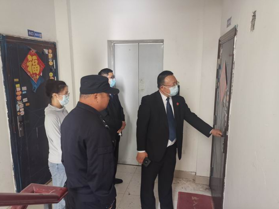 面部抓伤伤情鉴定标准_周星驰回应炮轰称只想拍电影_法院回应女子称被女法官抓伤面部
