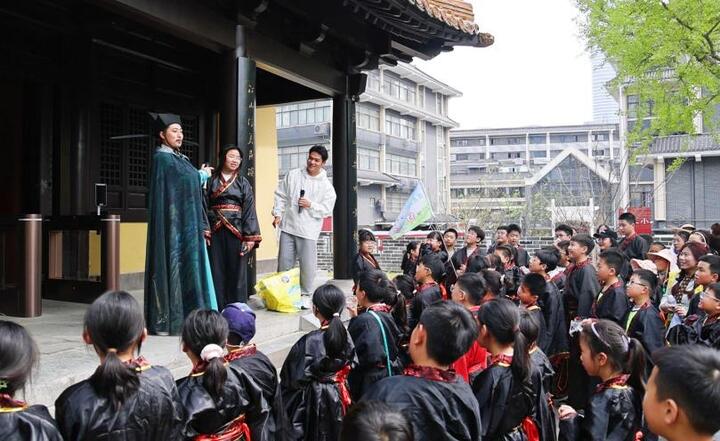 以文为媒,以行践知:徐州市鼓楼区首个春假研学活动交出“高分答卷”_新华网江苏频道