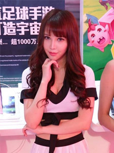 ChinaJoy美女云集 <em>北舞校花</em>梦妮女神于港妹助