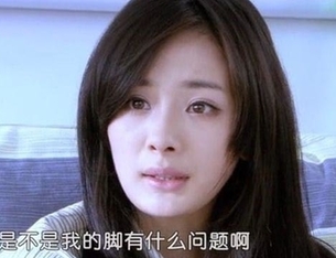 冰岛火山喷射岩浆形成30米高 火墙 蒸汽弥漫