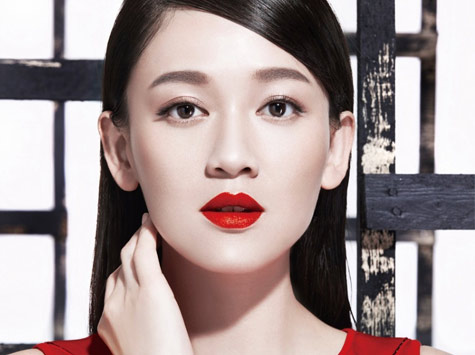 陈乔恩曝精美写真 艳丽美裙甜美抹胸展风情