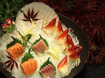 女子1周吃3顿海鲜姿造突发肝炎:双眼发黄 全身痒