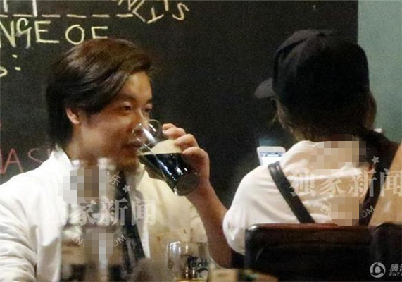 王珞丹恋离婚男:男方称不回应 女方:等等再宣布