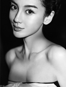 复合?卡卡秀与前妻<em>亲吻</em>照 <em>俊男靓女</em>甜蜜如初_
