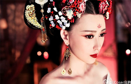 艺术家父亲画女儿<em>裸体</em>画作 <em>父女</em>俩:我们很坦荡