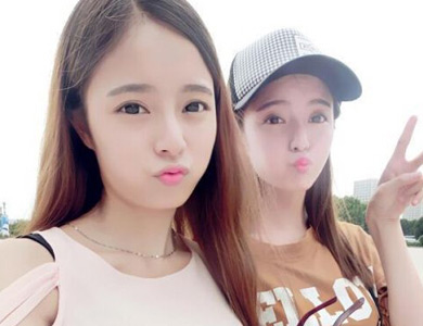 <em>最美双胞胎</em>学霸姐妹校花走红