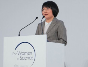 王宝强遇现实版囧途 飞机起飞遇故障无奈返航