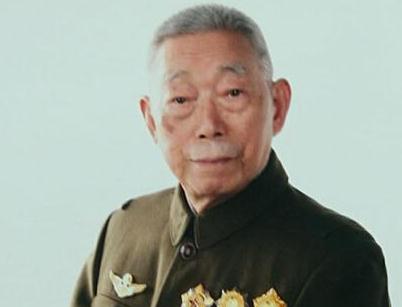 李湘蒙面展高冷女王范儿 王岳伦变 男佣