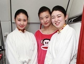 <em>天津睡衣</em>空姐爆红:旅客大赞有意思 纷纷求合影