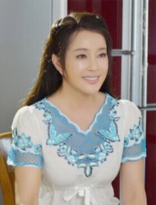 日本<em>女同性恋</em>艺人举办婚礼 <em>两人</em>同穿婚纱泪洒