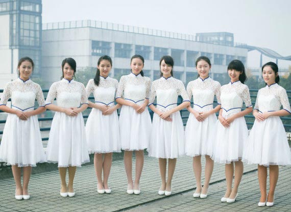 浙江大学礼仪队<em>美女</em>白裙飘飘走红网络_图片频